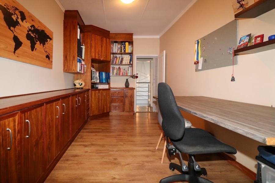 4 Bedroom Property for Sale in Wilkoppies North West